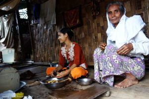 rohingya_women_food_prep_decades_discrimination_940