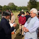 Lt Governor Manoj Sinha handed over ex-gratia cheque of Rs 10 lakhs to NoKs of each deceased National Health Mission employee (1)